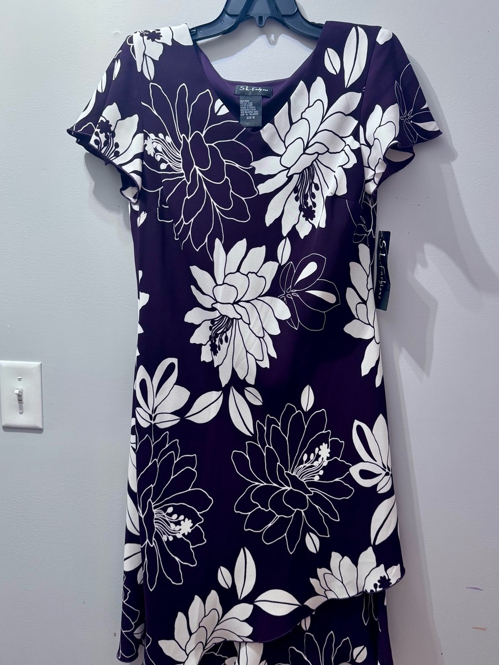 S.L. Fashions Wine Floral V-Neck Dress - White Floral Print, NWT, Size 16